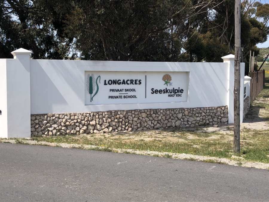 To Let 3 Bedroom Property for Rent in Middedorp Western Cape